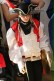 Das Bild zeigt eine Piratin im Karnevalszug.