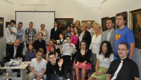 Das Foto zeigt die Comenius-Teams der Partnerschulen nach der Abschlusspräsentation.