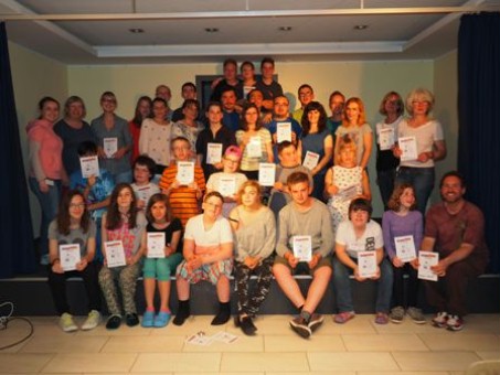 Das Foto zeigt die Teilnehmerinnen und Teilnehmer des Erasmus+ Austauschprogramms.