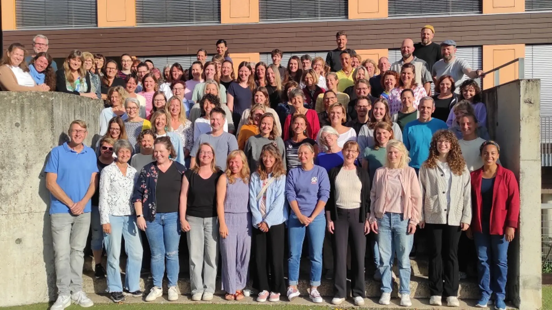 Foto des Kollegiums der LVR-Schule am Königsforst